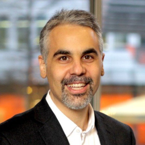 Dr. Emre Soyer